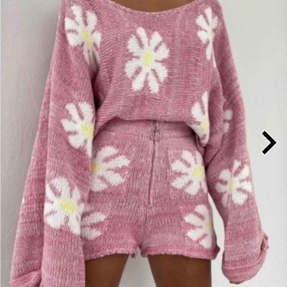 STORIA FLORAL SWEATER SET (BLACK/WHITE) - Picture 7 of 16